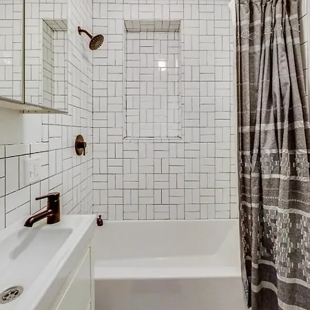 Modern 2Br With Patio & Cozy Space Chicago Room photo