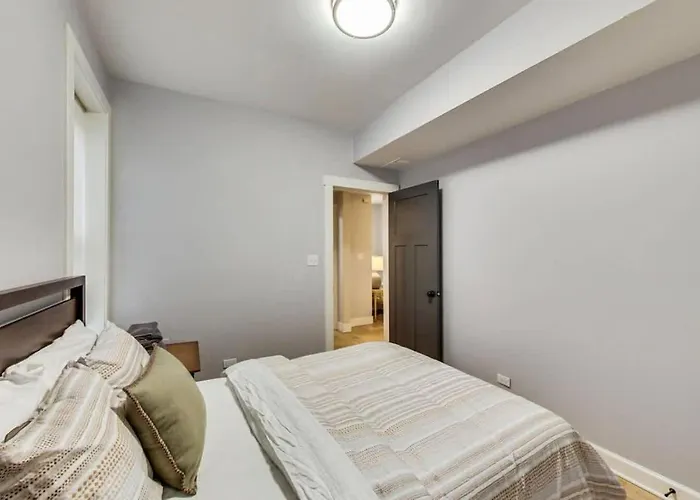 Modern 2Br With Patio & Cozy Space