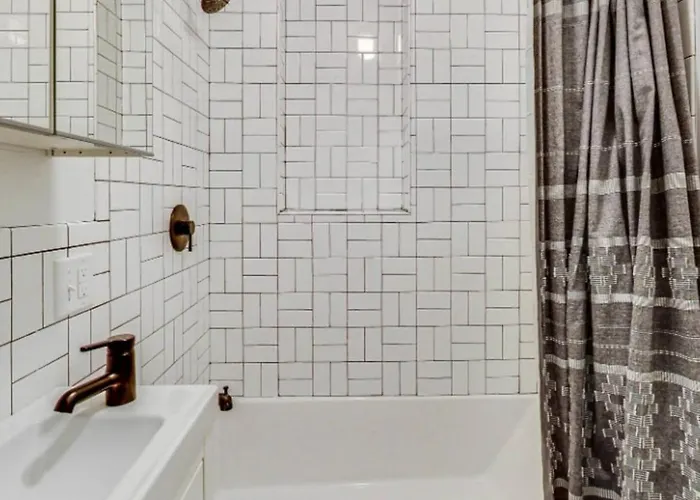 Modern 2Br With Patio & Cozy Space