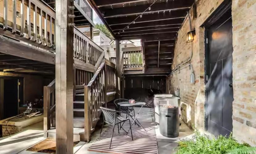 Modern 2br With Patio & Cozy Space *