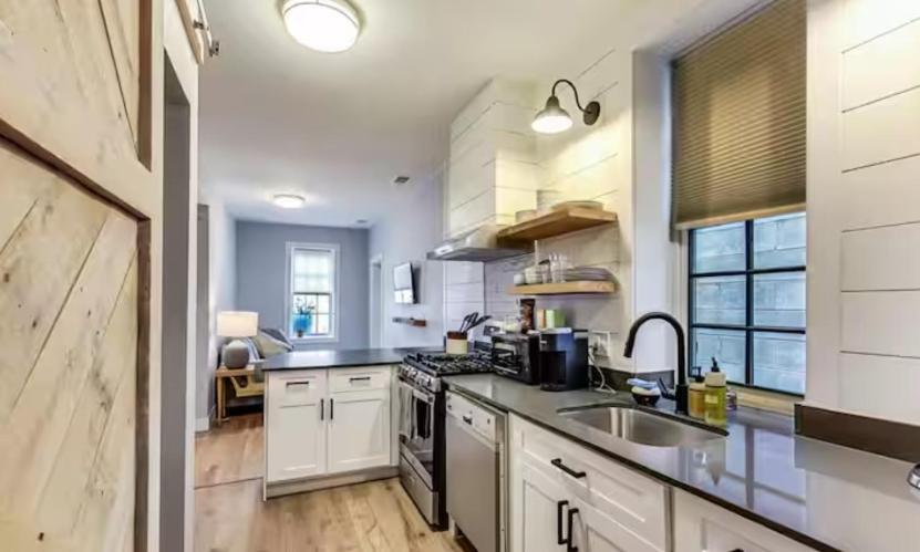 Modern 2br With Patio & Cozy Space Chicago